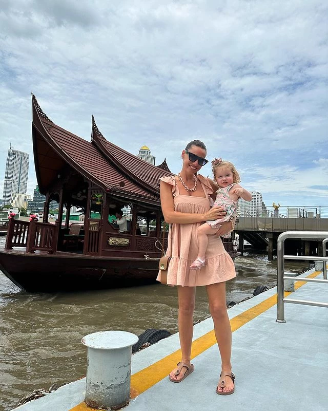 Pampita y Ana García Moritán en Bangkok