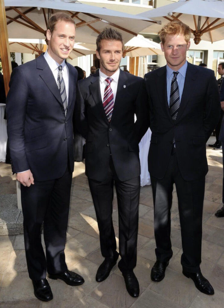 Los príncipes Harry, William y David Beckham. Foto: Pinterest.