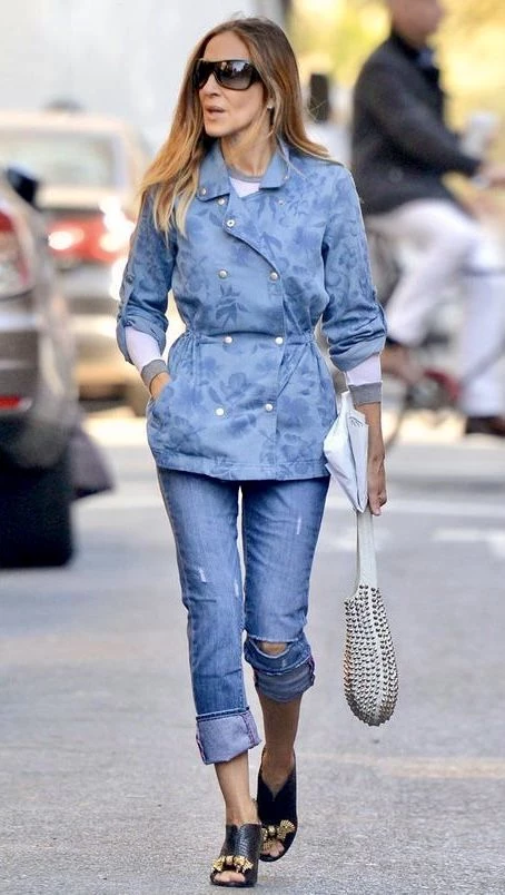 cómo hacer de los jeans una prenda multifunción al estilo de Sarah Jessica Parker