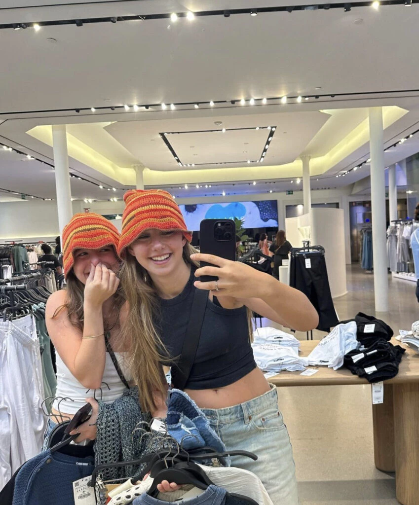 Taína Gravier nos adelanta el accesorio del próximo verano. Foto: Instagram.