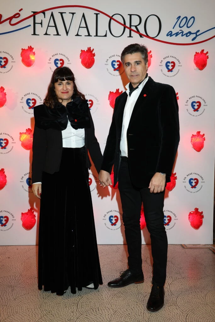 Vanina Mizrahi y su marido en la gala por los 100 años de René Favaloro en el Teatro Colón