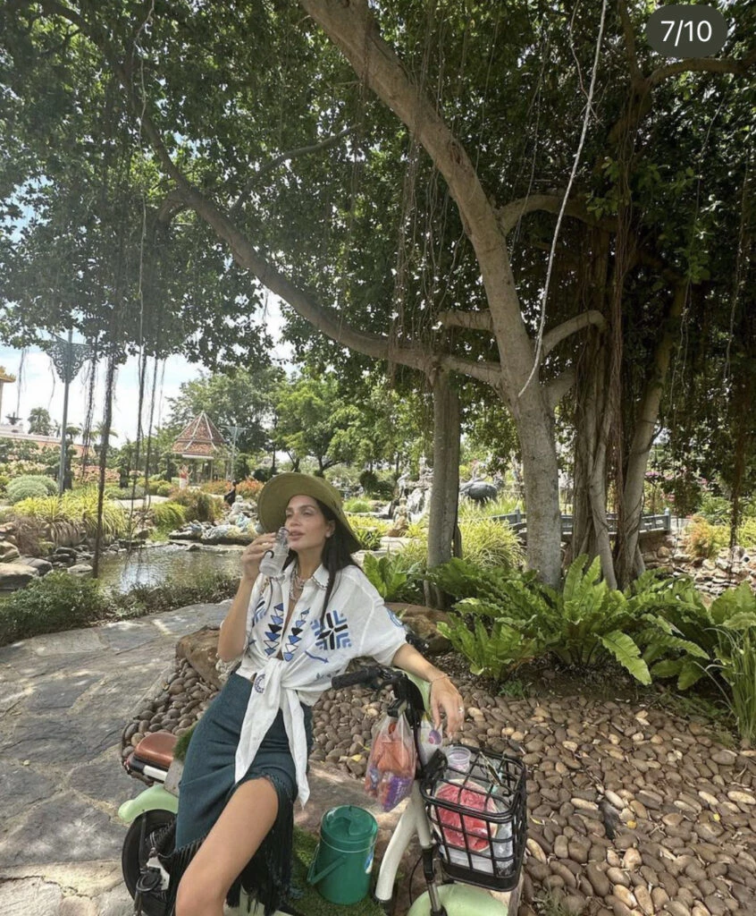 Zaira Nara apostó por un look muy fashionista en Tailandia. Foto: Instagram.