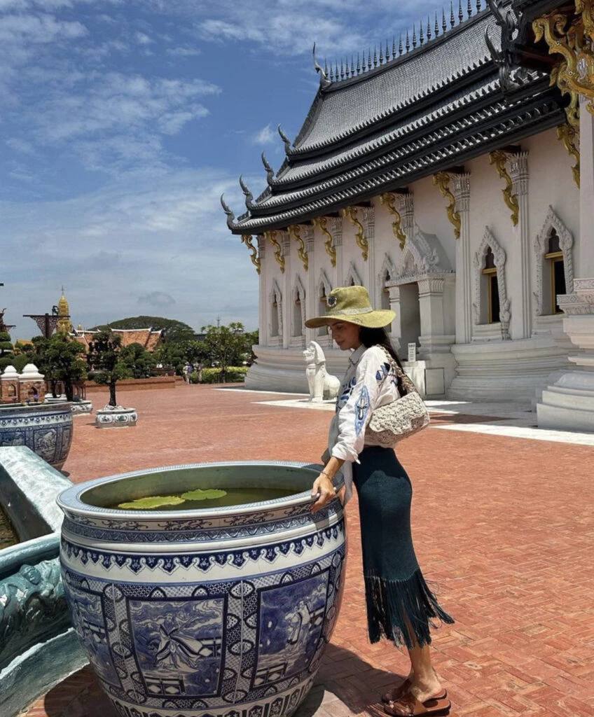 Zaira Nara apostó por un look muy fashionista en Tailandia. Foto: Instagram.