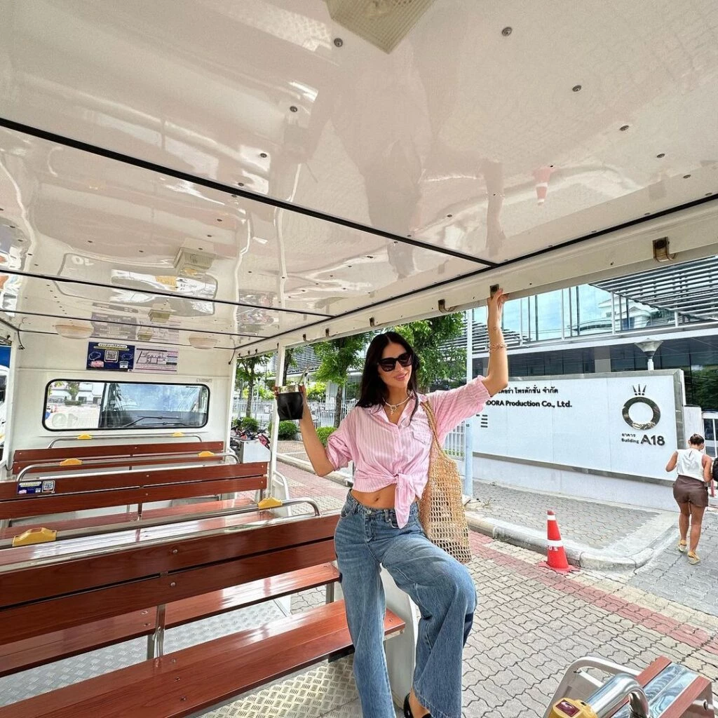 Zaira Nara cautivó con su look street style en Tailandia