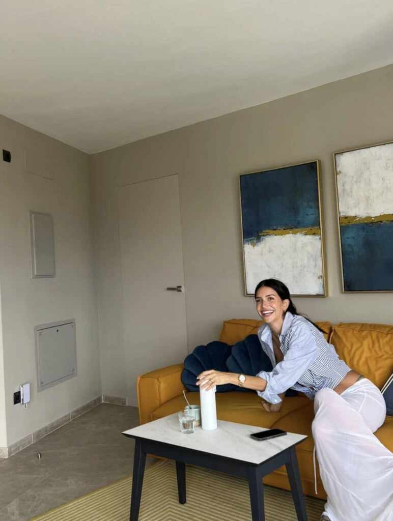 Zaira Nara en Ibiza con un look muy fashionista