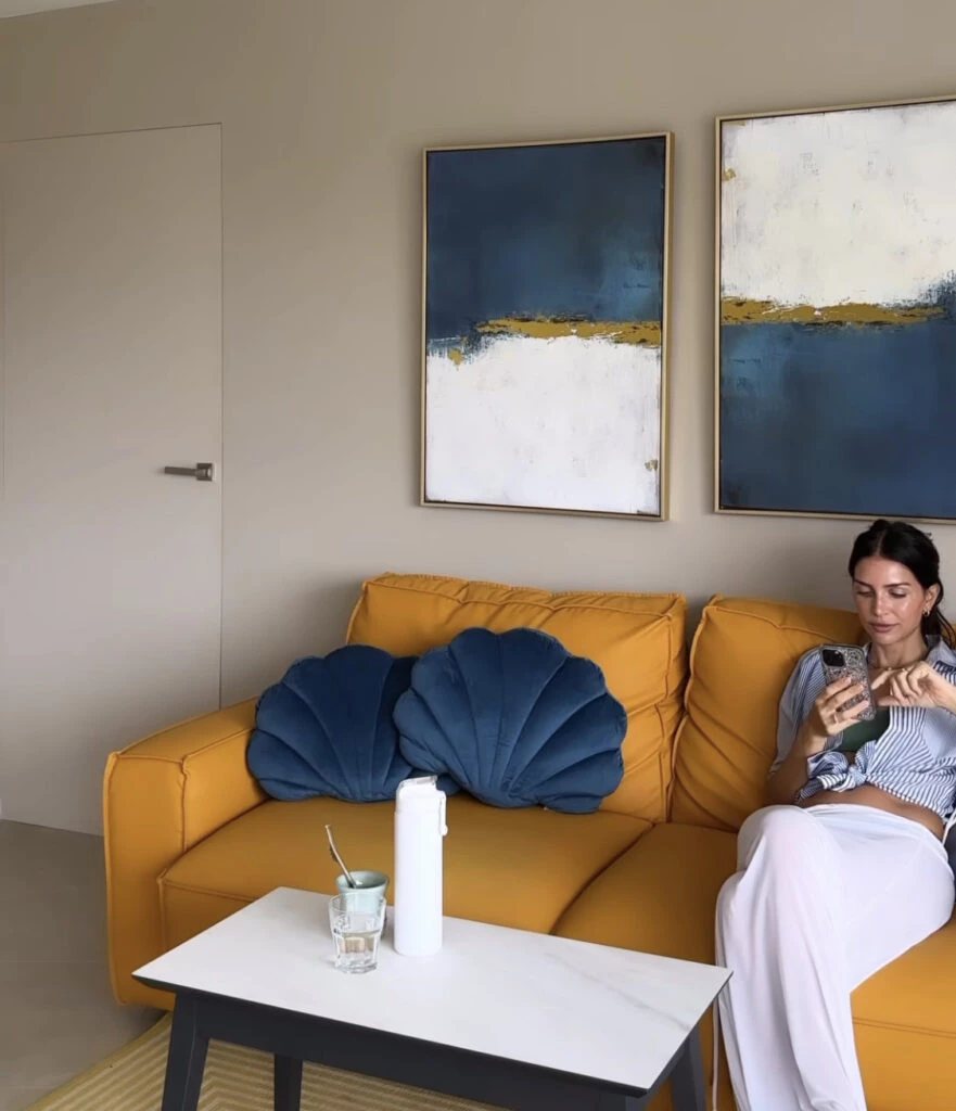 Zaira Nara en Ibiza con un look muy fashionista. Foto: Instagram.