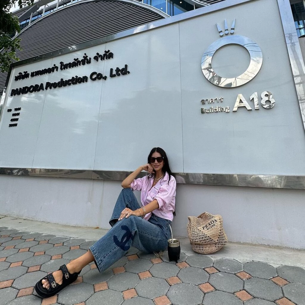 Zaira Nara y su look street style