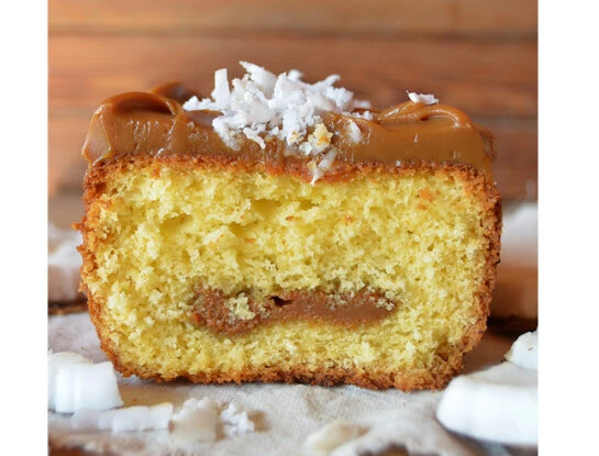 La receta económica: budín de vainilla con corazón de dulce de leche