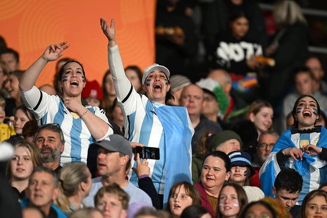 el saludo de moria a las jugadoras de la seleccion nacional