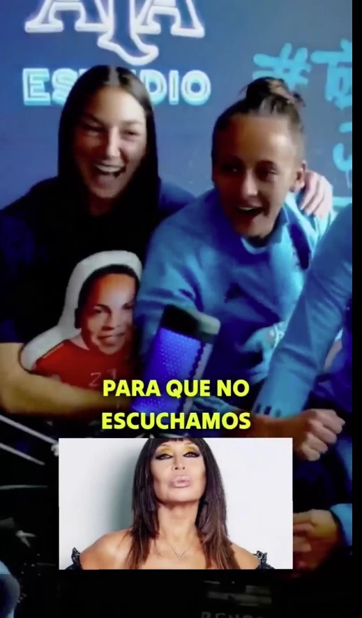 el saludo de moria a las jugadoras de la seleccion nacional