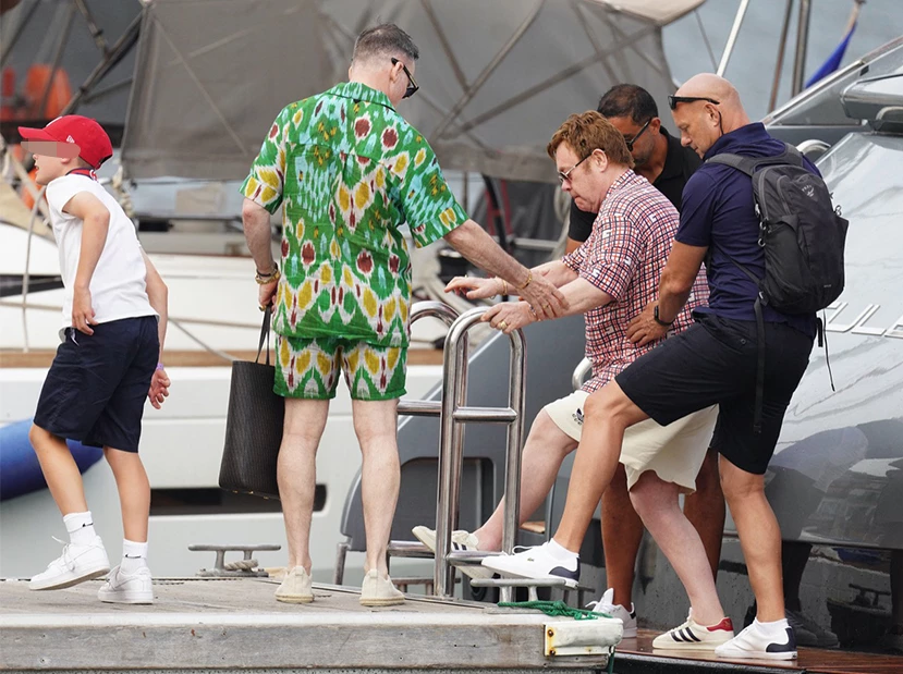 elton john y flia de vacaciones