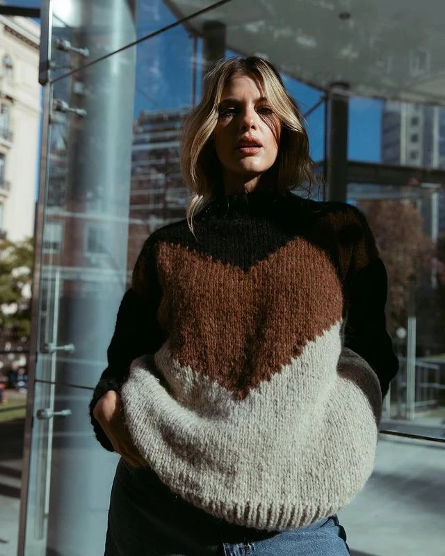 famosas con sueteres looks cancheros