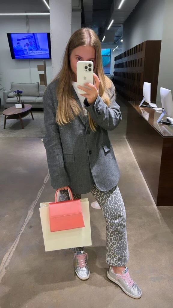 los mejores looks en capas para organizar la semana con basicos 