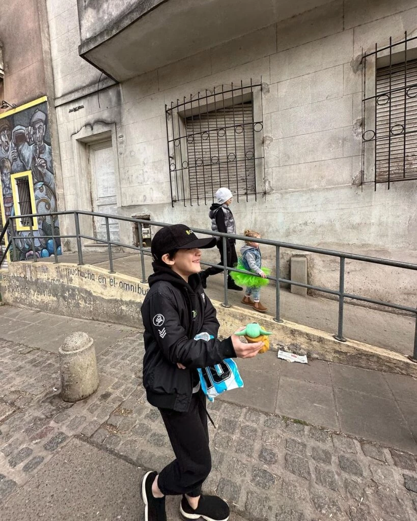 Ana García Moritán luce el ítem de moda infantil más divertido e ideal para salir a pasear