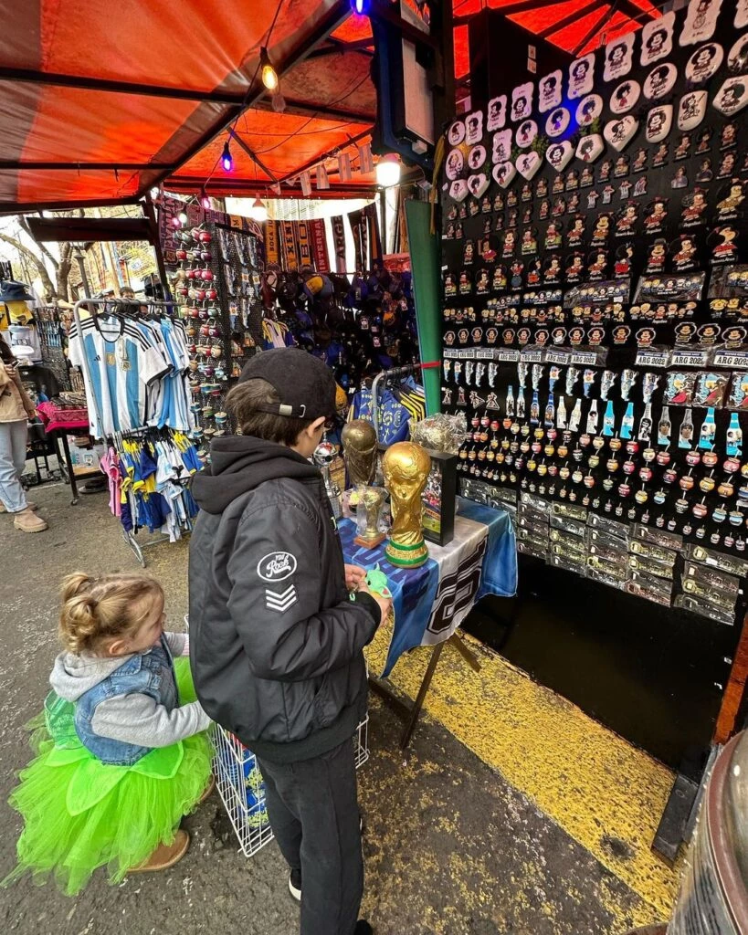 Ana García Moritán luce el ítem de moda infantil más divertido e ideal para salir a pasear