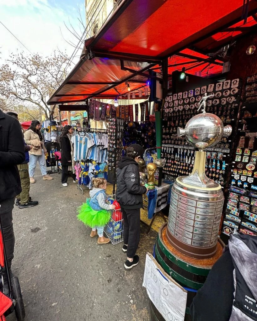 Ana García Moritán luce el ítem de moda infantil más divertido e ideal para salir a pasear