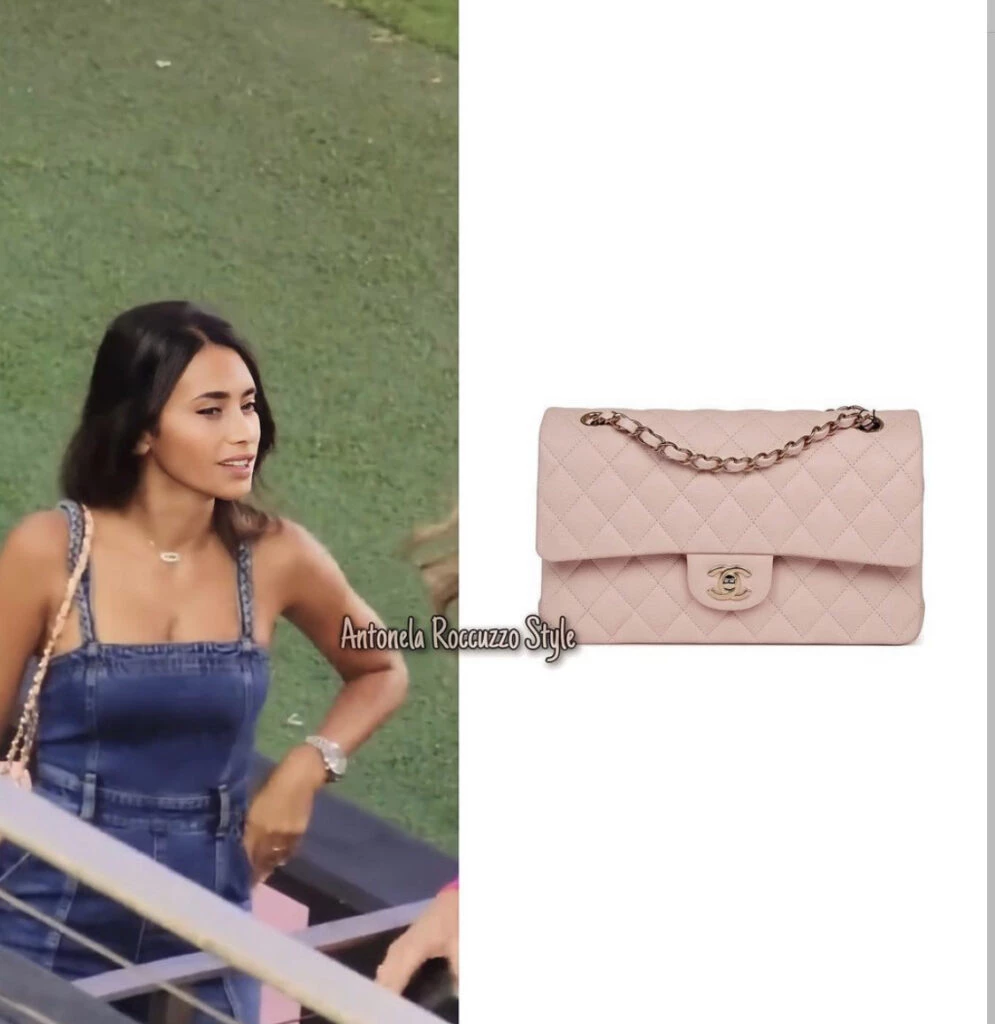 Antonela Roccuzzo fue a la cancha con un look denim total. Foto: Instagram.