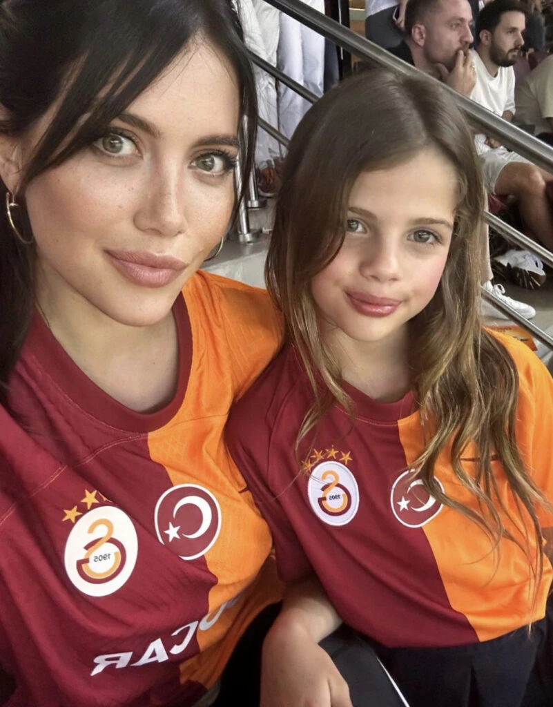 Así es el look athleisure de Wanda Nara para ir a la cancha. Foto: Instagram.