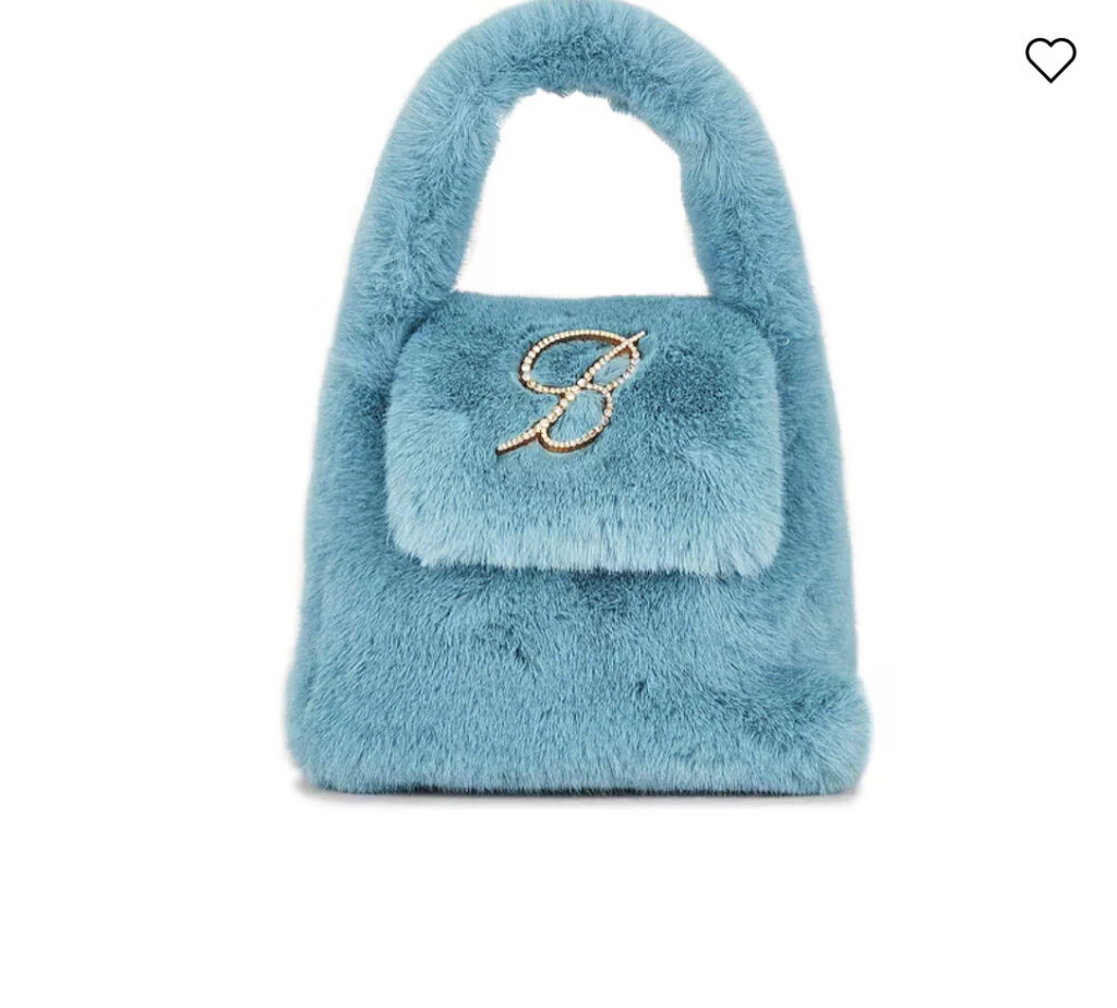 Así es la exclusiva cartera que Mica Tinelli usó en un evento. Foto: Instagram.