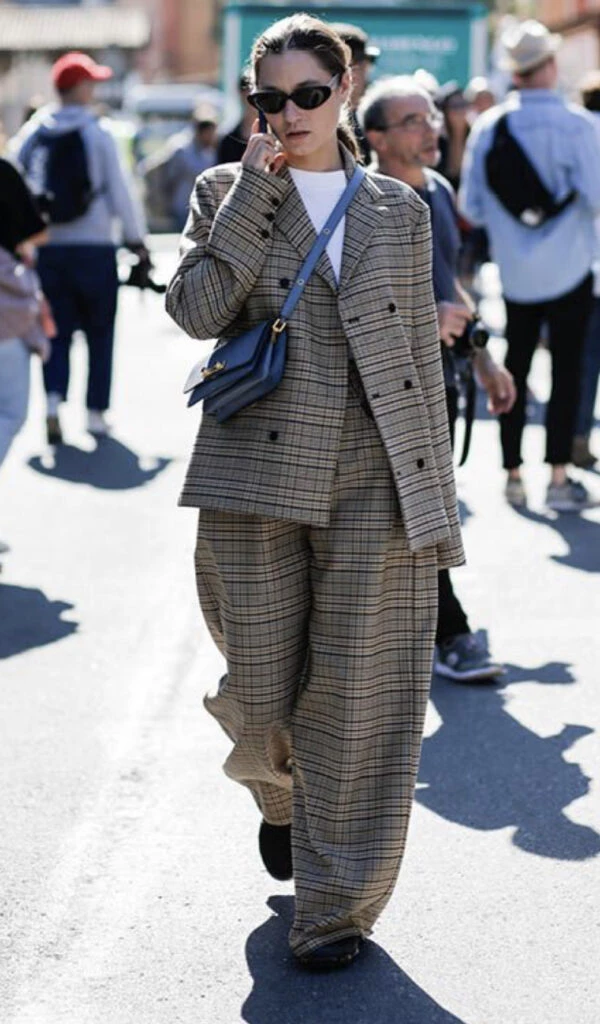 Así se usan los trajes sastreros este invierno 2023. Foto: Pinterest.