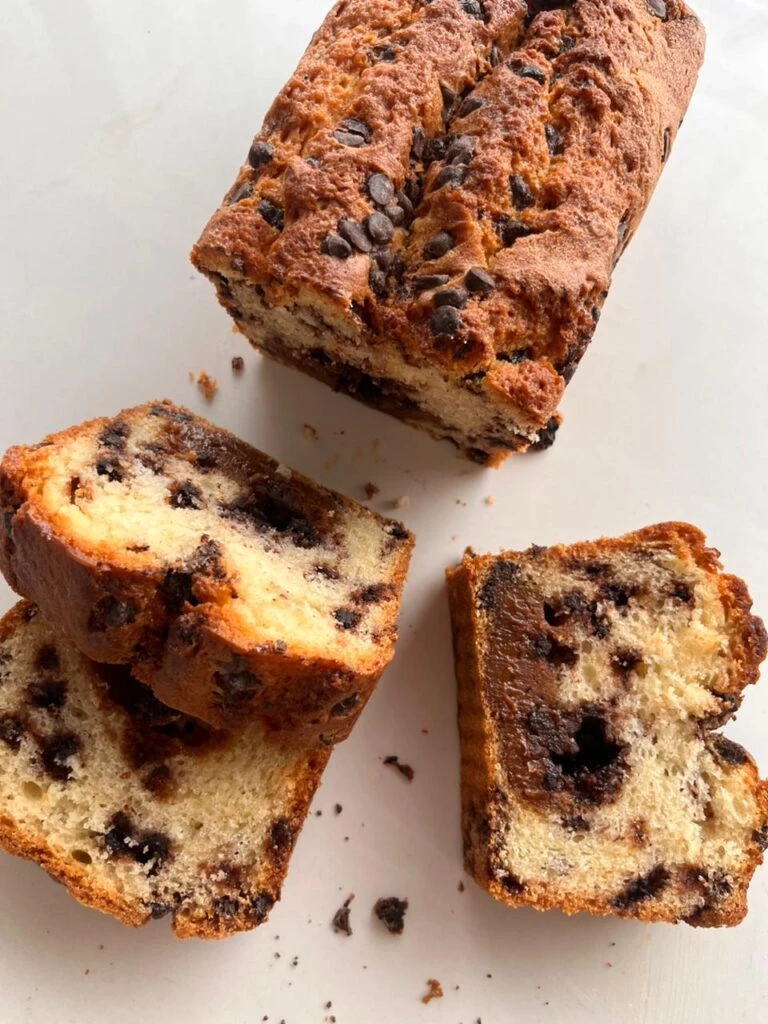 Budín de vainilla con chips de chocolate