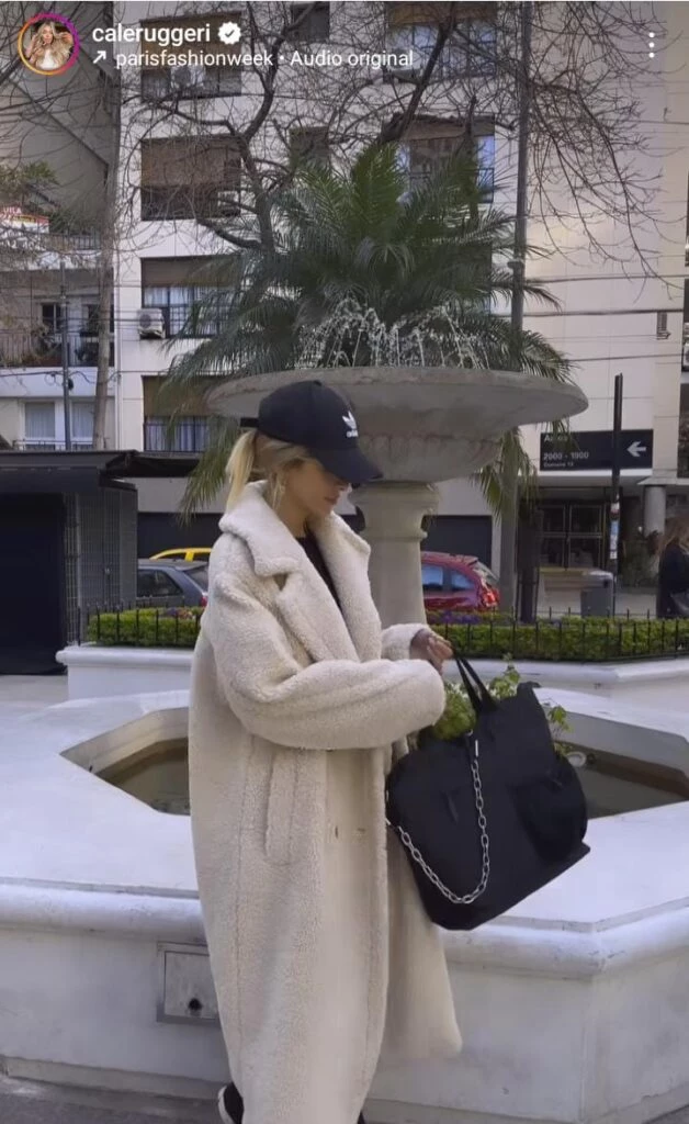 Cande Ruggeri con abrigo de corderito