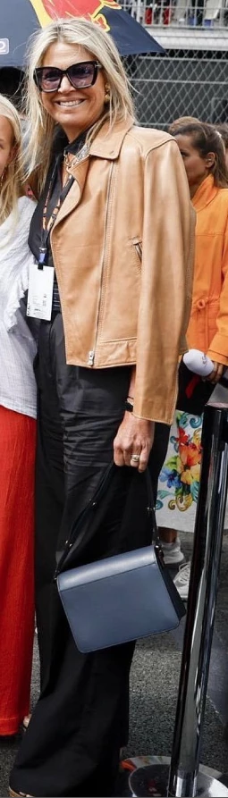 Look de Máxima en premio F1 de Países Bajos