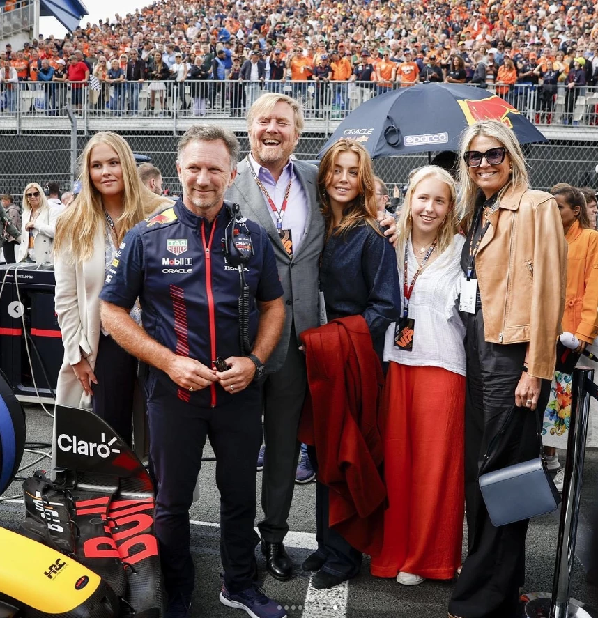 Máxima y Guillermo con sus hijas Alexia y Amalia, y su sobrina Luana en el GP de Países Bajos
