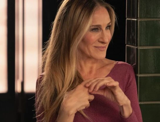 Carrie Bradshaw 'rompe' su propio protocolo y sorprende en el episodio final de 'And just like that'