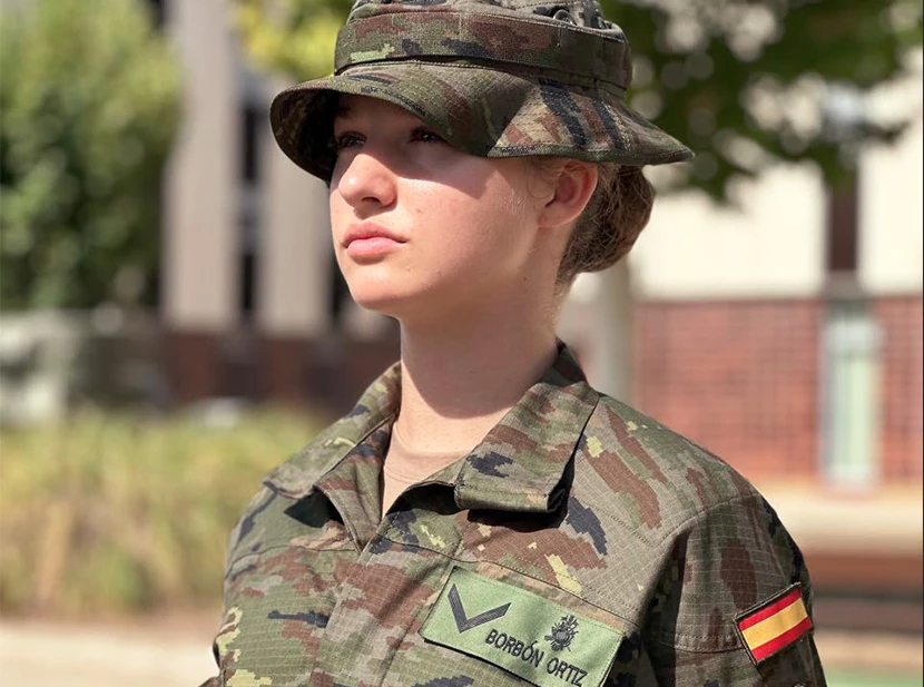 Princesa Leonor con look militar