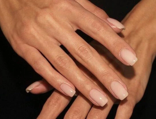 Uñas old money: la vuelta de la manicura más clásica y lujosa