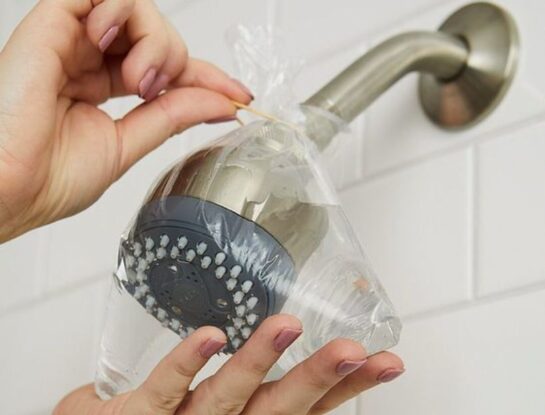Trucos de limpieza: cómo dejar impecable el cabezal de la ducha