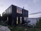 Así se diseñó una lujosa casa prefabricada de dos pisos en el sur de Chile