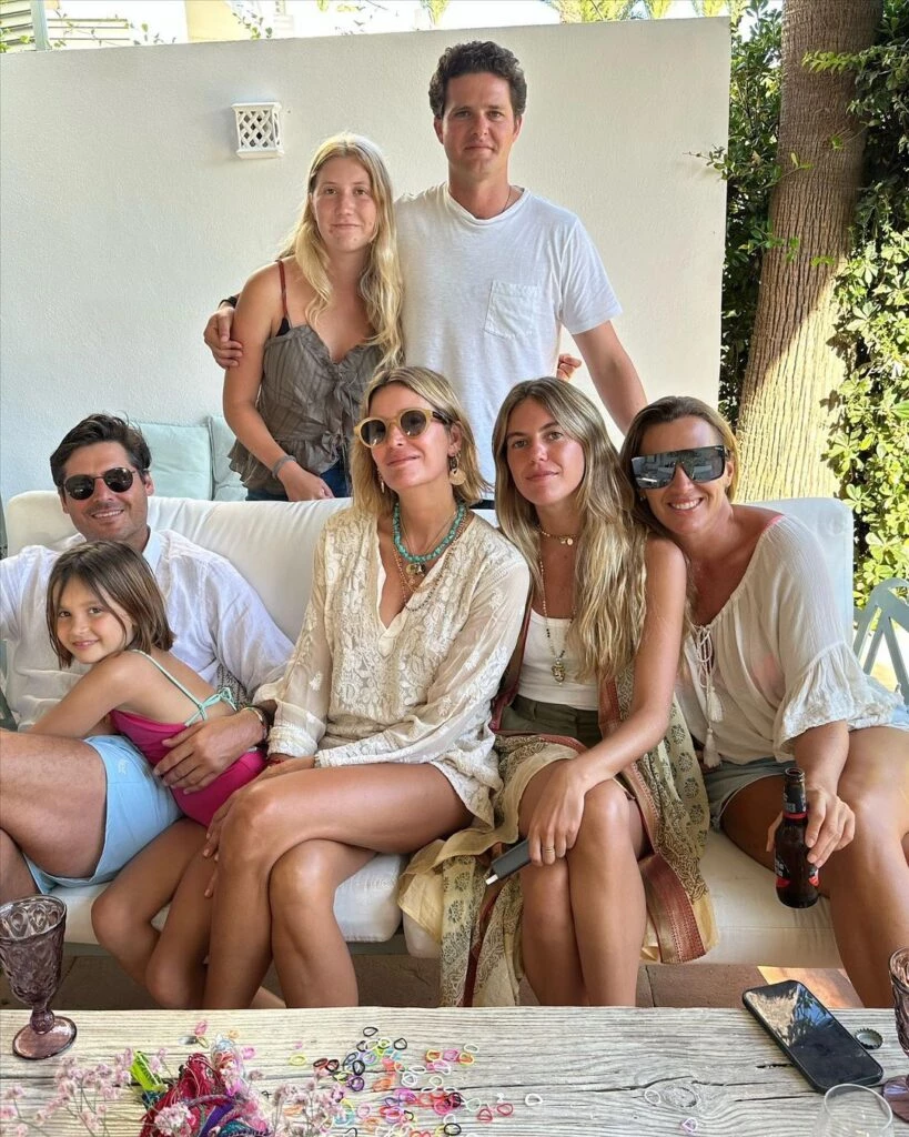 Dolores Barreiro y su familia en España