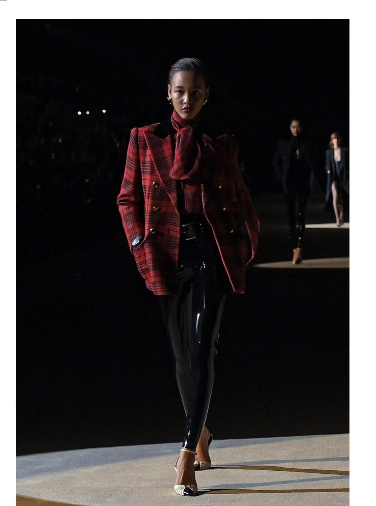 El inconveniente fashion de la China Suárez. Foto: web.