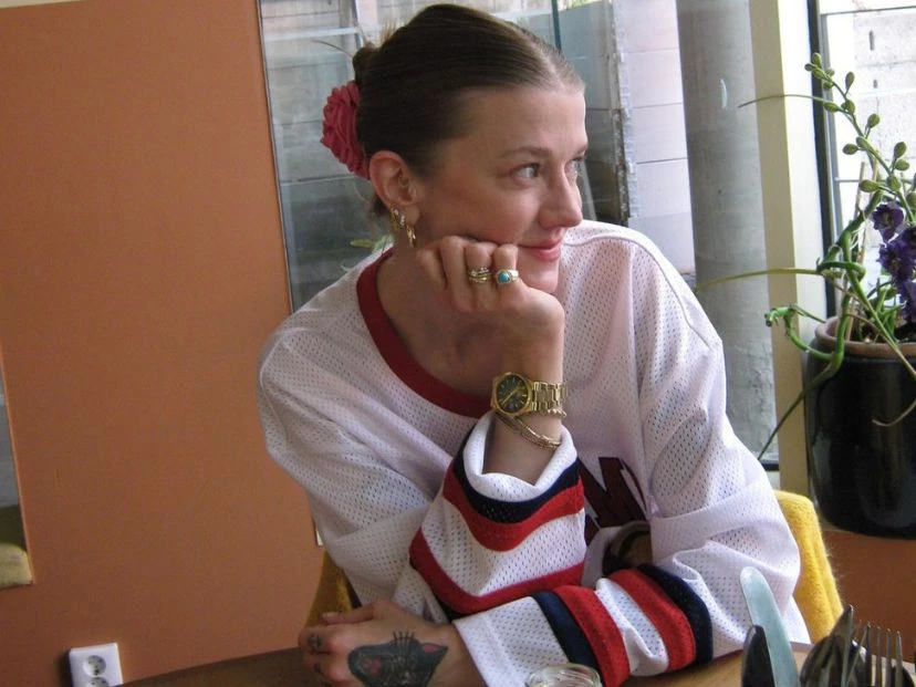 Esta primavera regresa el accesorio de pelo más romántico (y nos encanta)