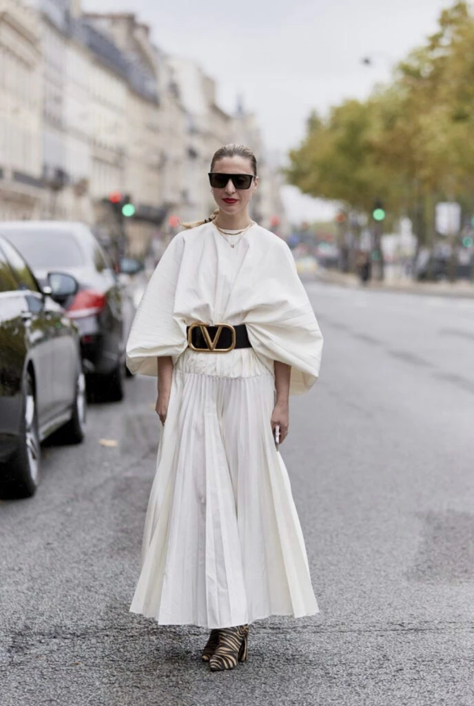 Esta primavera/verano 23-24 vuelven los cintos y te enseñamos cómo usarlos. Foto: Pinterest.