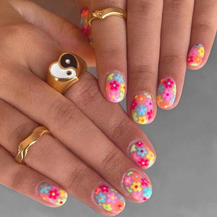 'Flower nails', el estilo más romántico para tus uñas que es tendencia