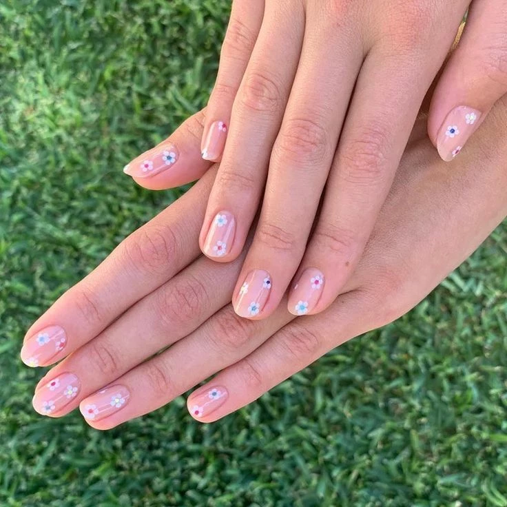 'Flower nails', el estilo más romántico para tus uñas que es tendencia