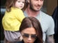 Harper Beckham con sus padres, David y Victoria