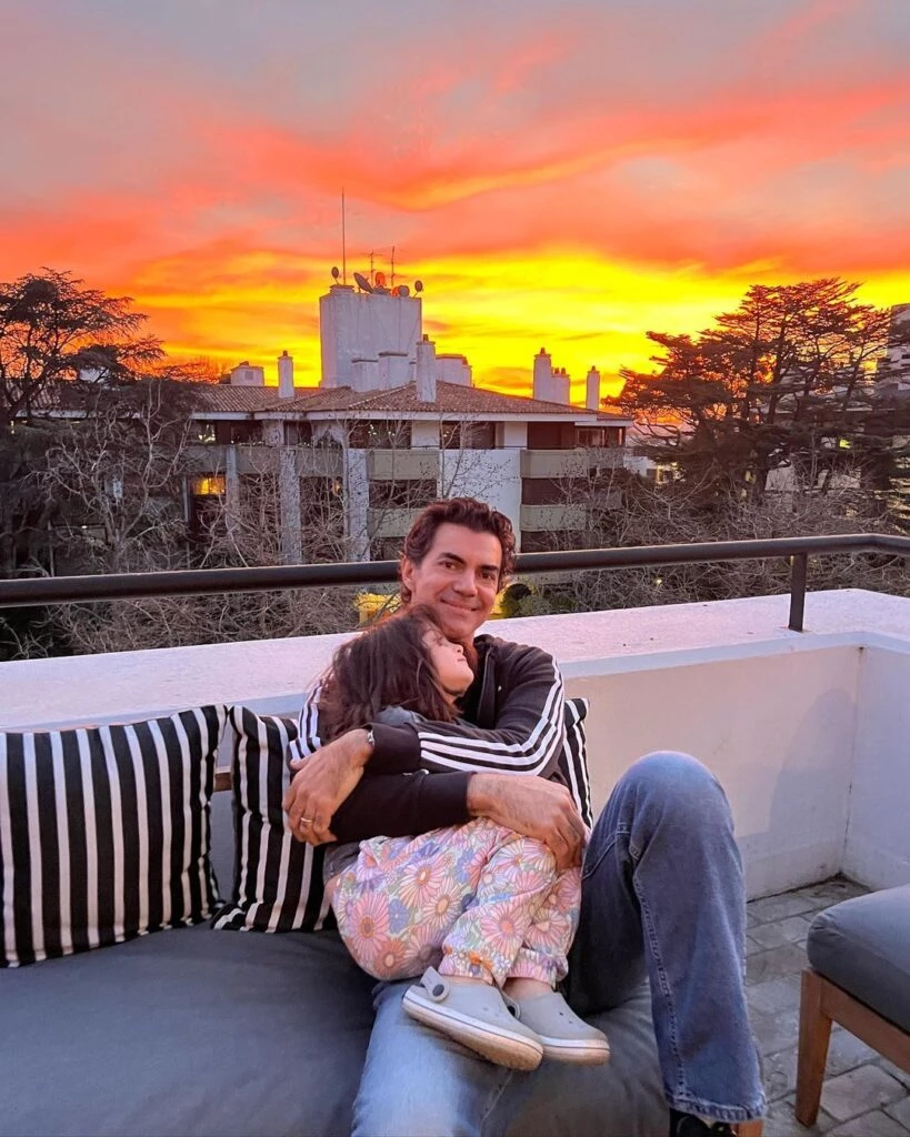 Juan Manuel Urtubey con su hija Belita en Uruguay