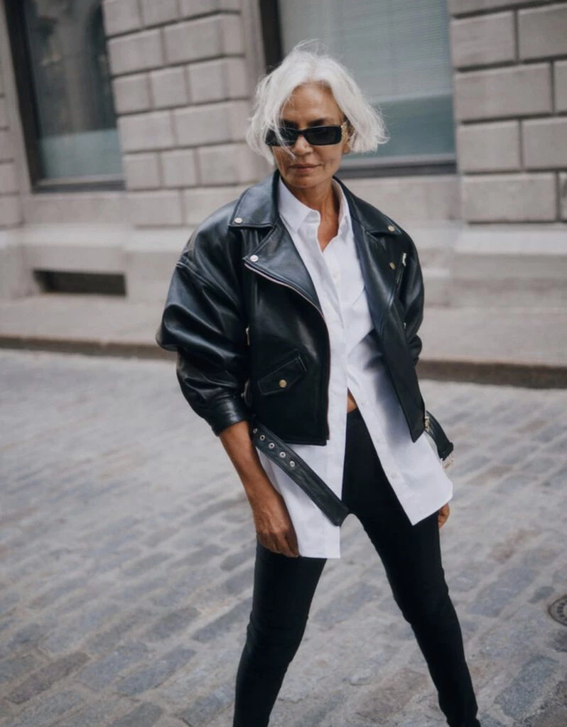 Las camperas de cuero pisan fuerte este invierno 2023. Foto: Pinterest. 