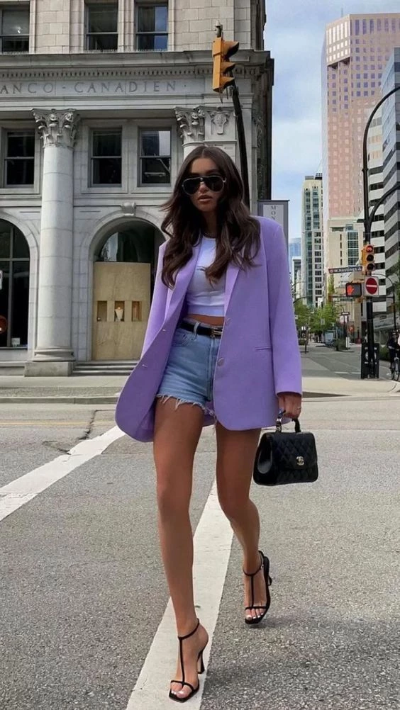 Look con lila, el color que reinará en primavera
