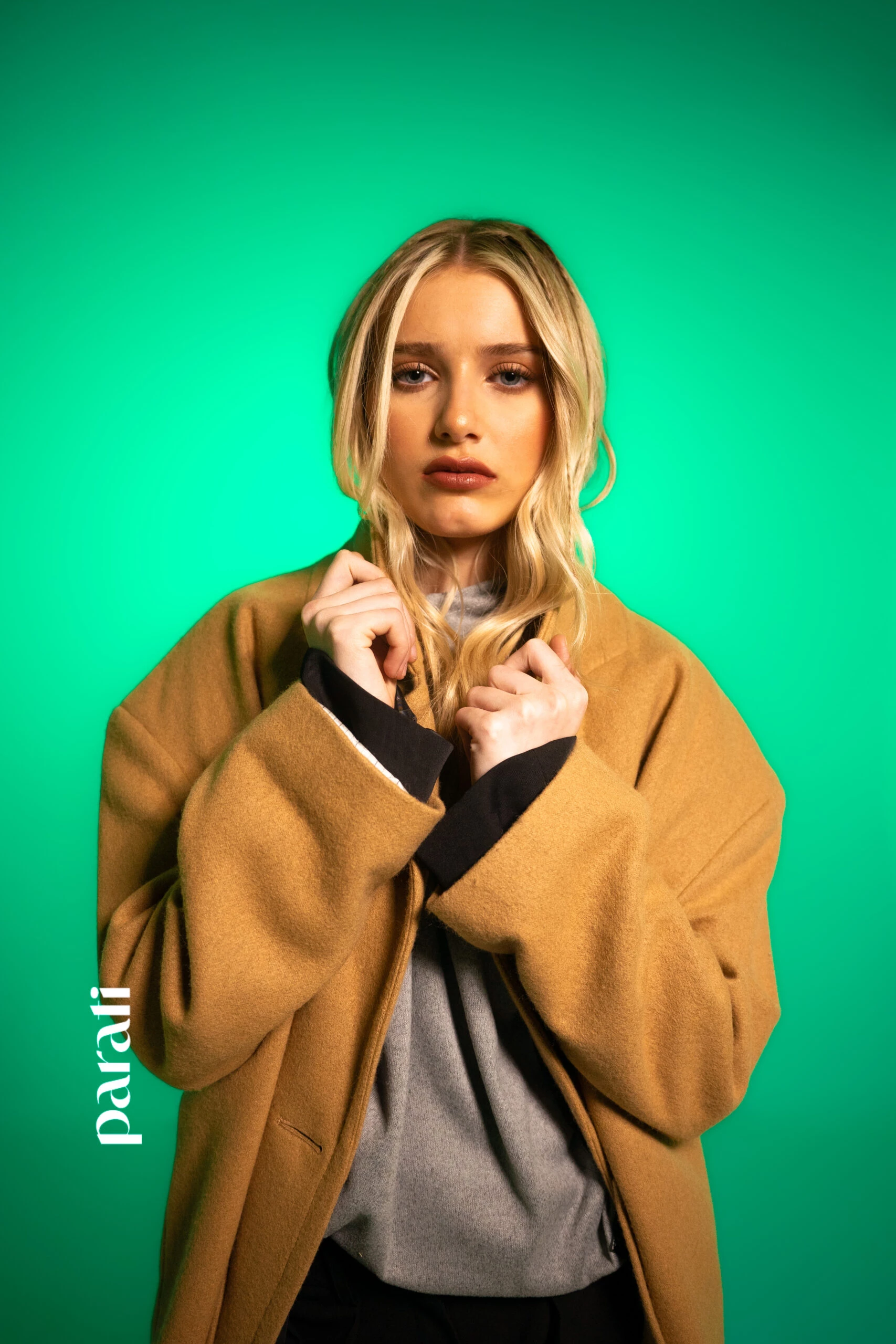 Moda práctica buzo gris