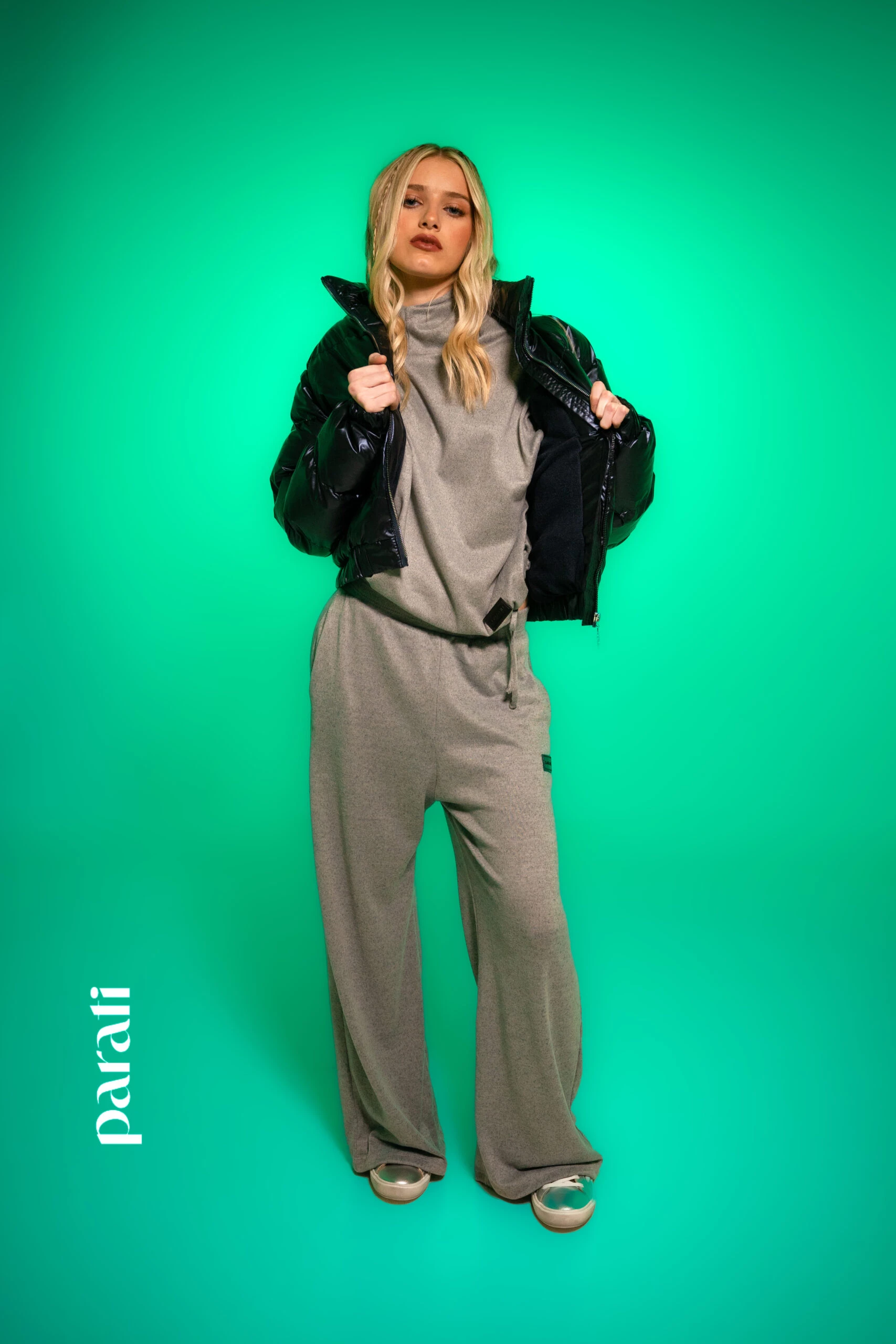 Moda práctica buzo gris