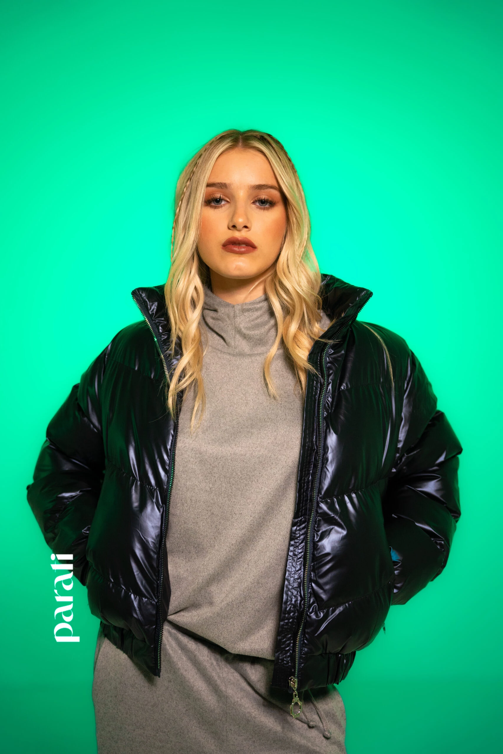 moda práctica buzo gris