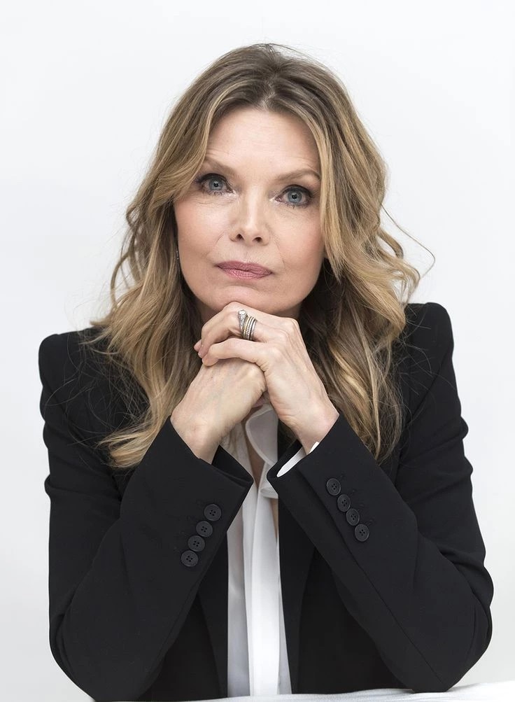 Michelle Pfeiffer En qué consiste el 'wellaging', la filosofía que nos amiga con el paso del tiempo