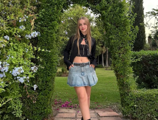 Así es el look Y2K de Taína Gravier en Punta del Este 