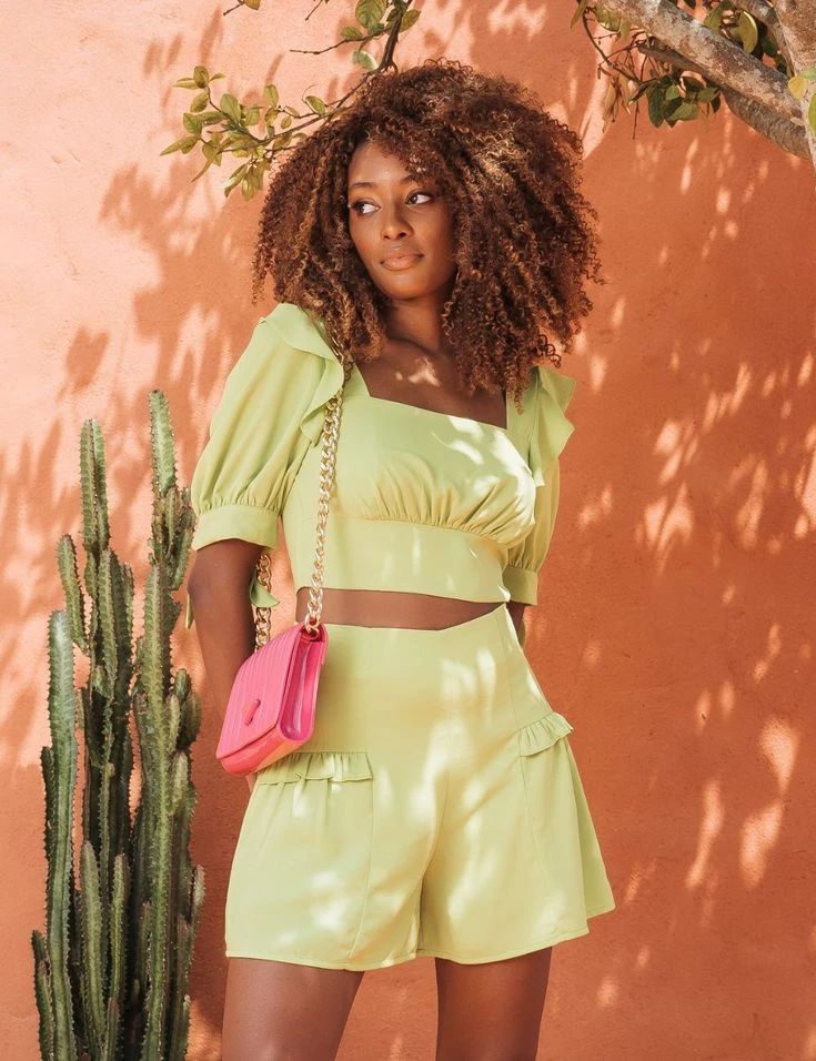 Verde palta nuevo color tendencia 2024