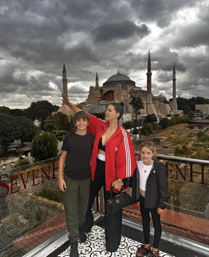 Wanda Nara se sumó a la tendencia más canchera del 2023. Foto: Instagram.